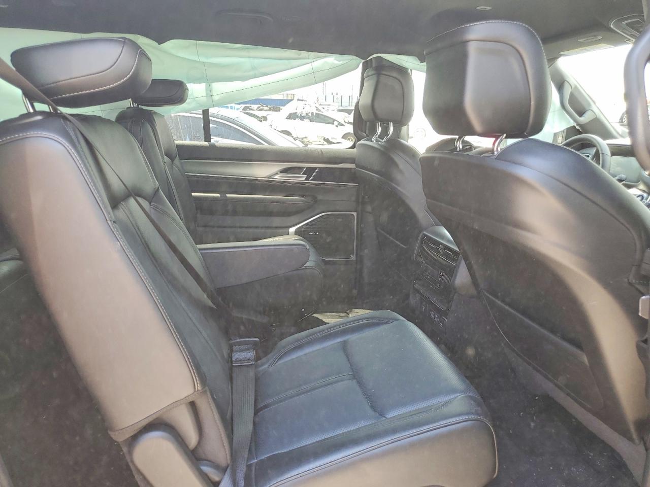 2025 Jeep Wagoneer VIN 1C4SJSBP3SS511494 photo 11