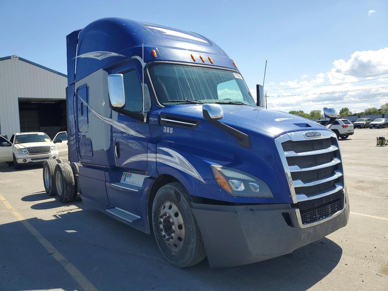 2018 FREIGHTLINER All other VIN 3AKJHHDR0JSJW5385 photo 1