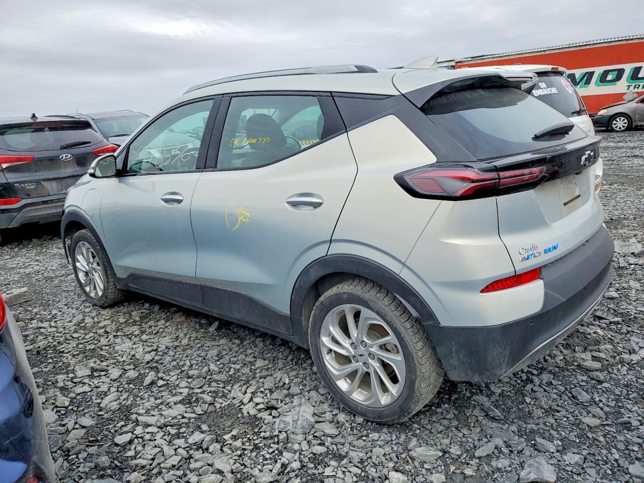 2022 Chevrolet Bolt VIN 1G1FY6S09N4126739 photo 2