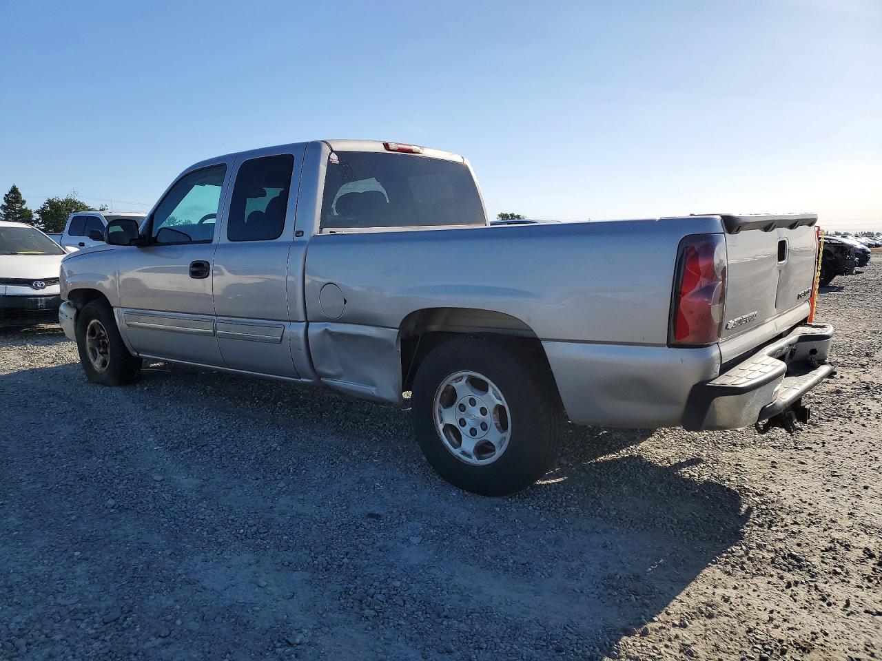 2004 Chevrolet All models VIN 2GCEC19T641400185 photo 2