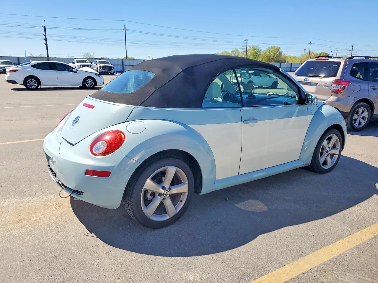 2010 Volkswagen Beetle VIN 3VWRG3AL0AM010908 photo 3