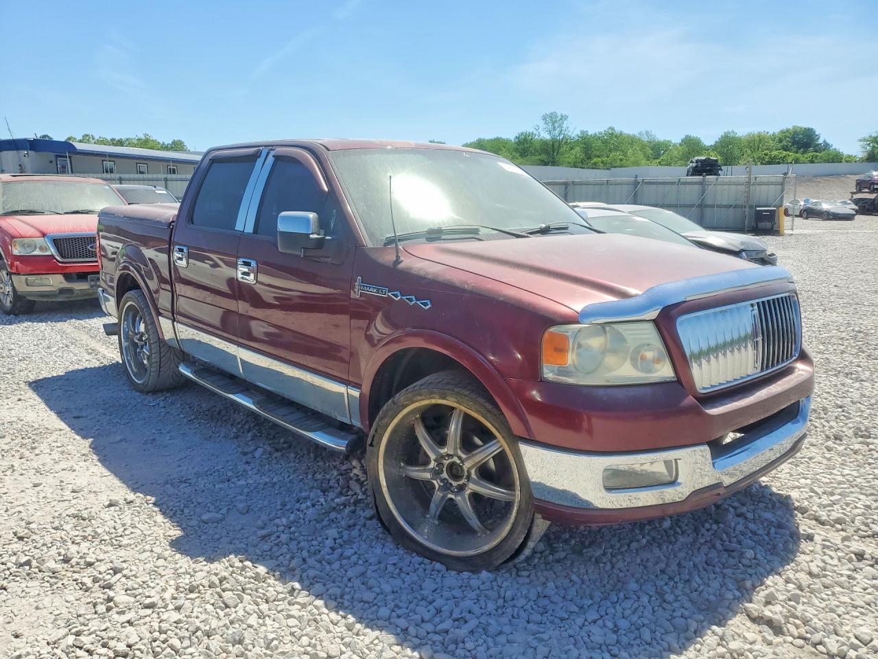 2006 Lincoln Mark lt VIN 5LTPW165X6FJ07663 photo 4