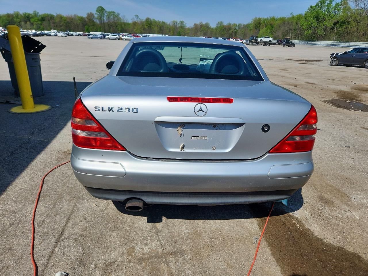 1999 Mercedes-Benz Slk-class VIN WDBKK47F0XF093676 photo 6