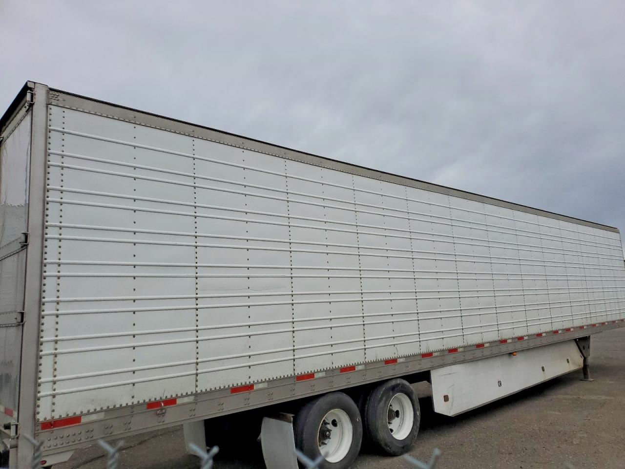 2018 UTILITY All models VIN 1UYVS2539J2219402 photo 4