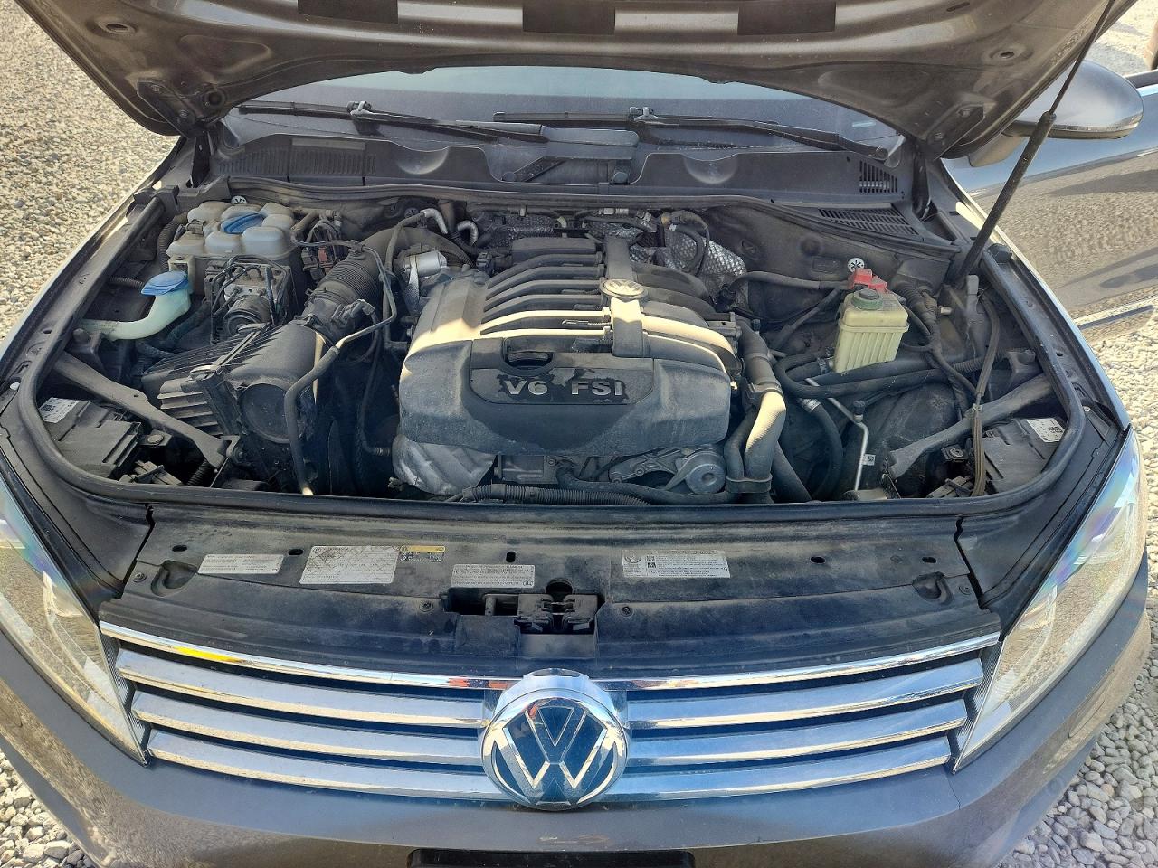 2017 Volkswagen Touareg VIN WVGRF7BP2HD003183 photo 12