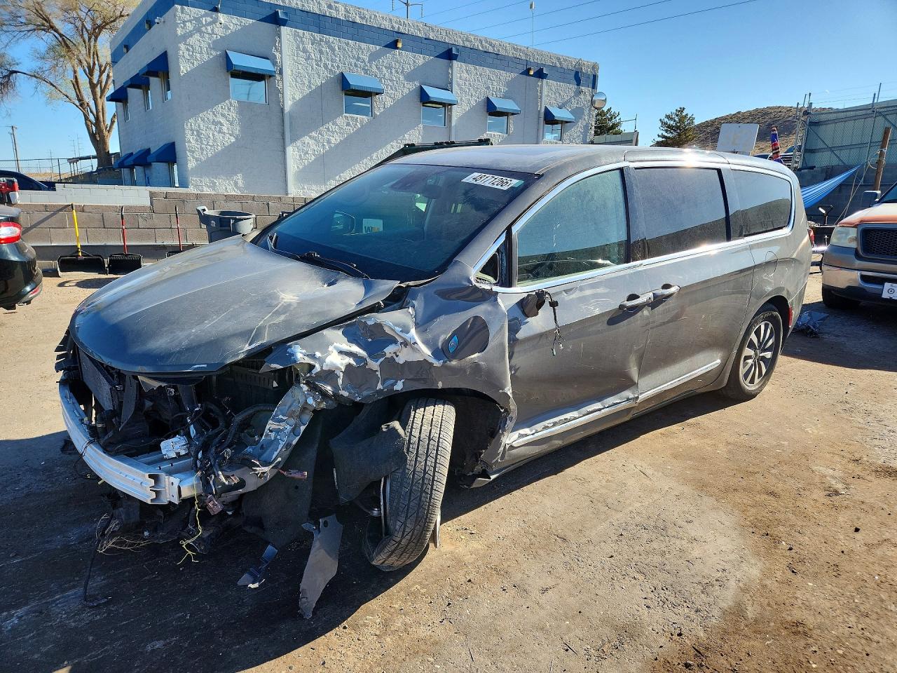 2022 Chrysler Pacifica VIN 2C4RC1S76NR161058 photo 1