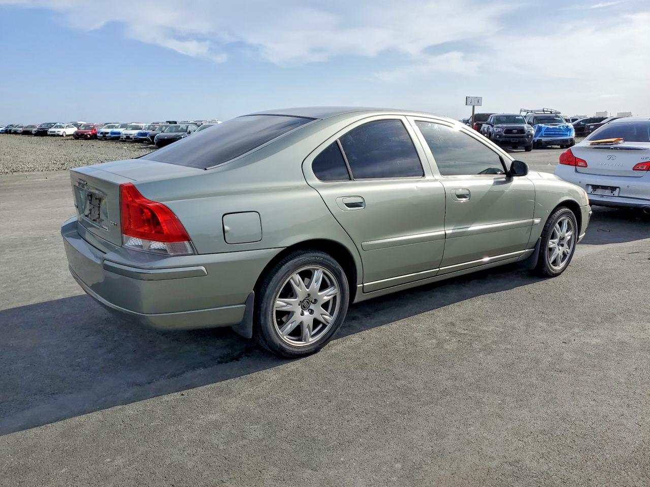 2006 Volvo S60 VIN YV1RS592162552620 photo 3