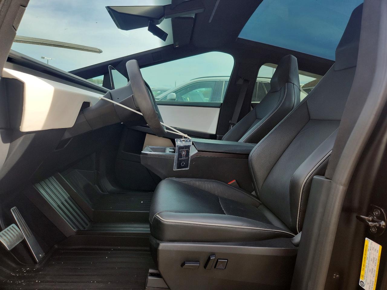 2024 Tesla Cybertruck VIN 7G2CEHED1RA001322 photo 7