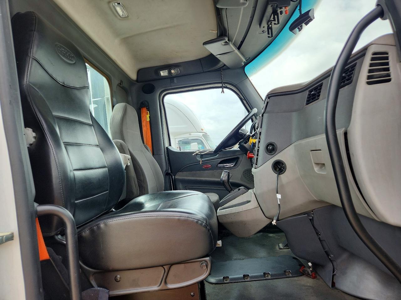 2017 PETERBILT All other VIN 1XPBA48X9HD428828 photo 6