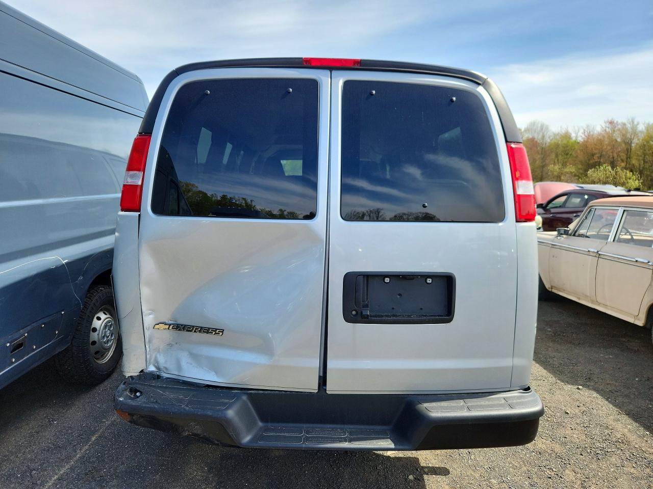 2025 CHEVROLET Express VIN 1GAWGEFP2S1262583 photo 6