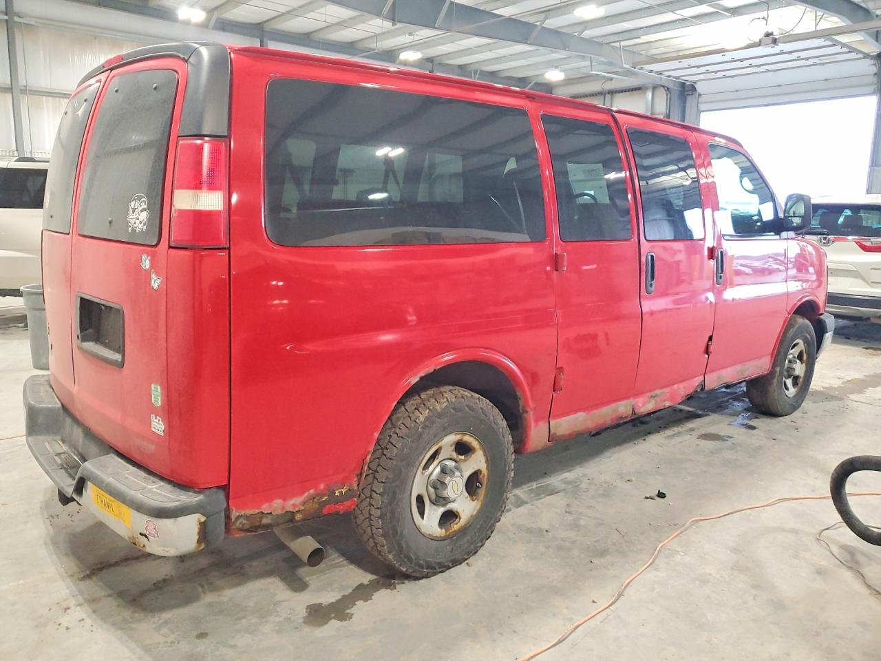 2008 CHEV Express VIN 1GNFG154281117163 photo 3