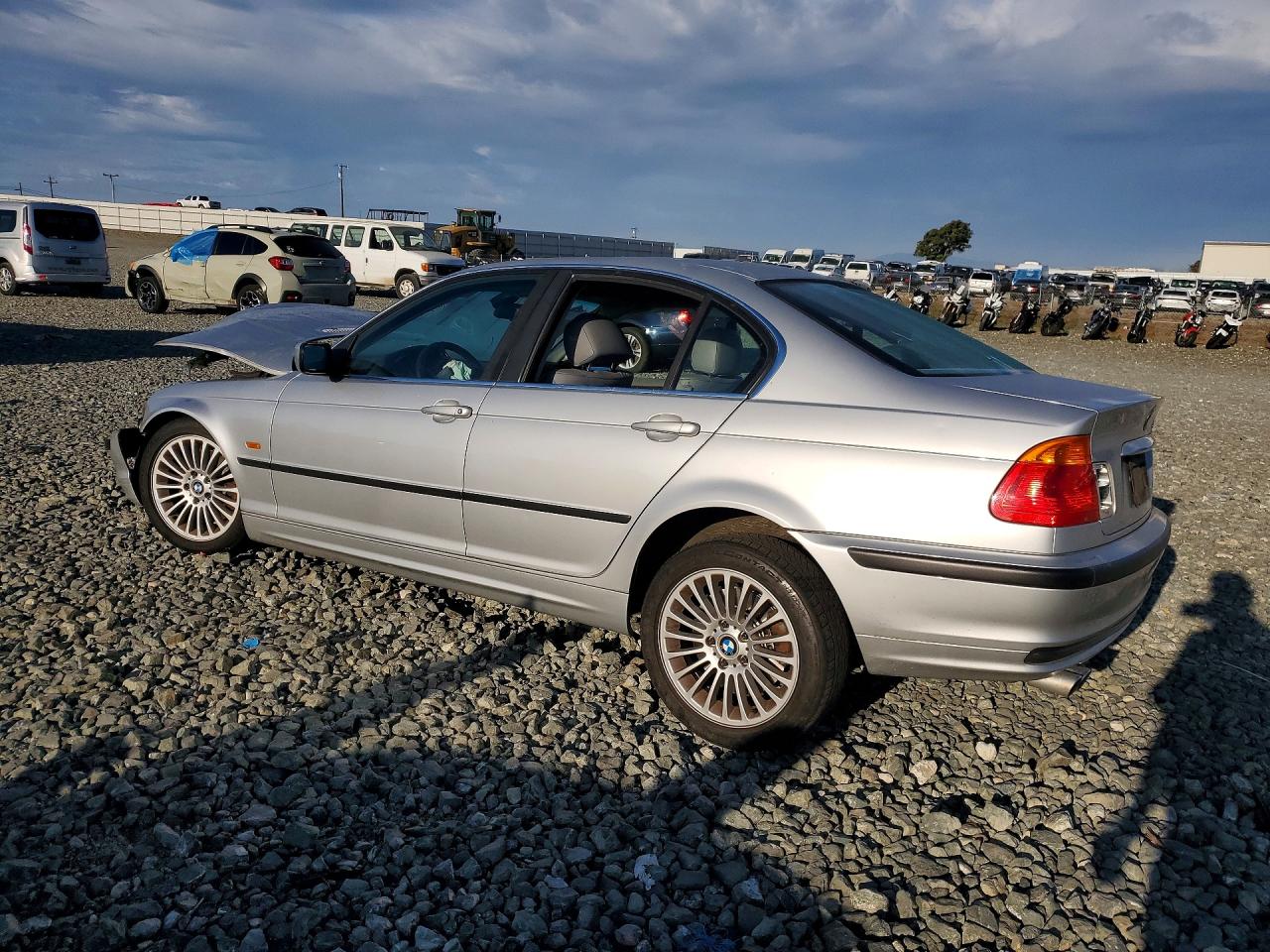 2001 BMW 3 series VIN WBAAV53481FJ64299 photo 2