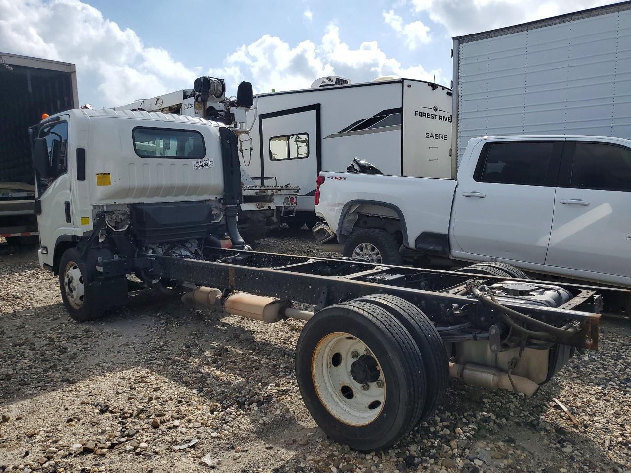 2023 Isuzu Npr VIN 54DC4W1D4PS207216 photo 2