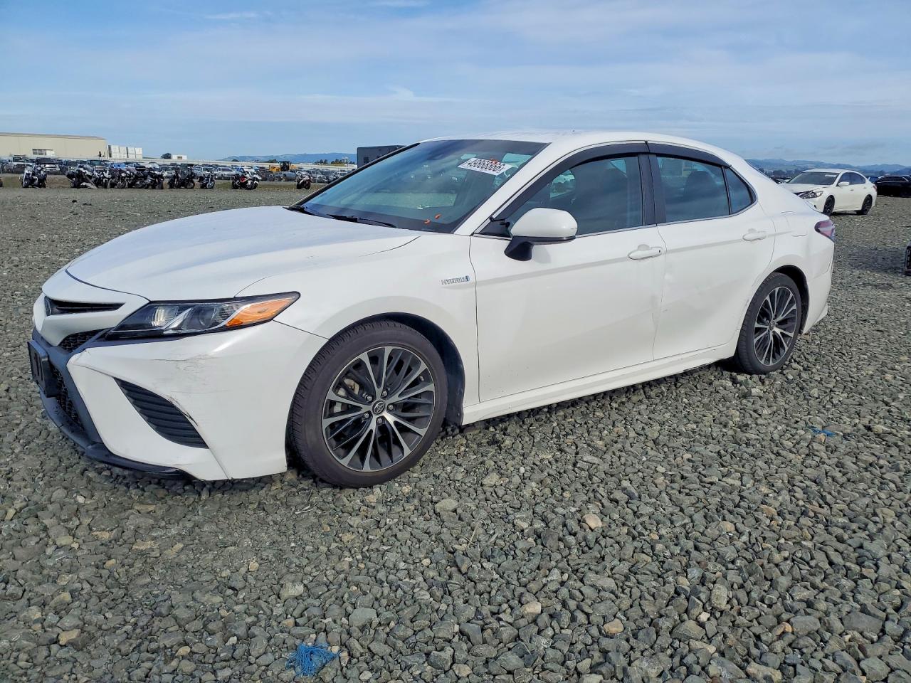 2018 Toyota Camry sola VIN 4T1B21HK3JU003821 photo 1