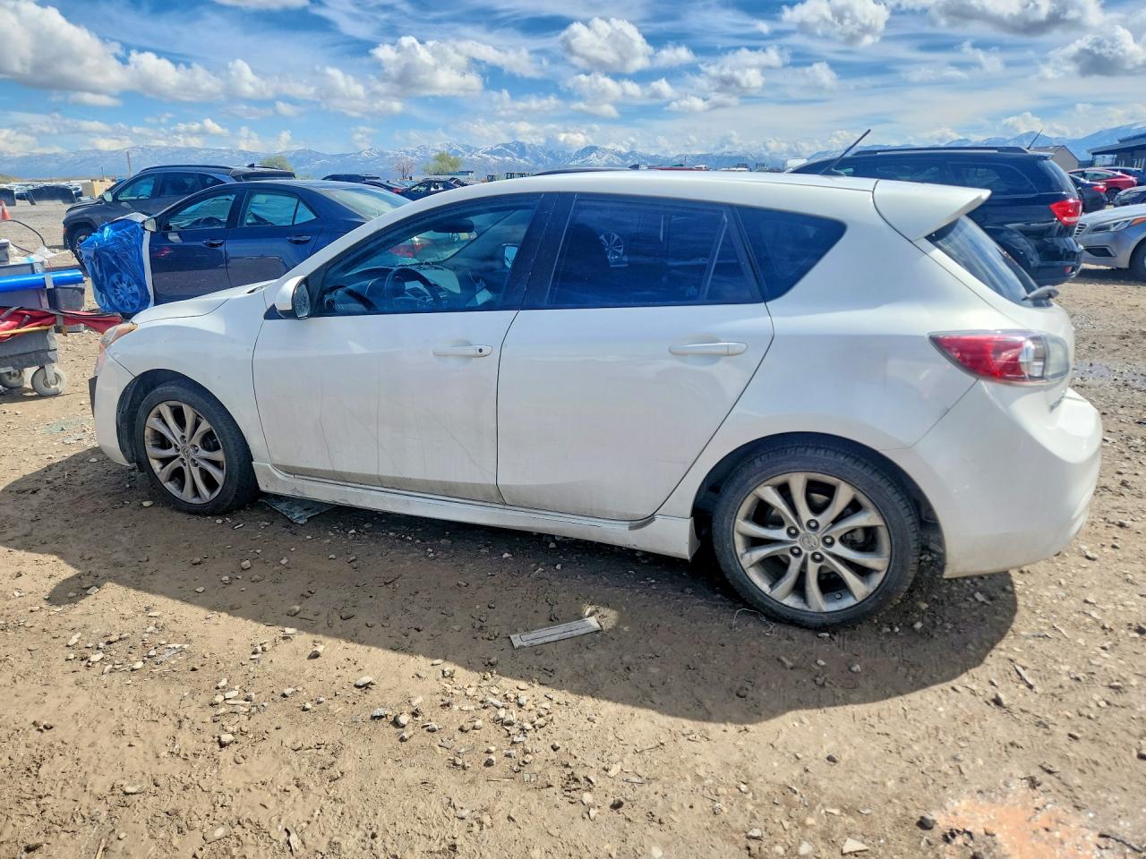 2011 Mazda Mazda3 VIN JM1BL1K64B1409865 photo 2