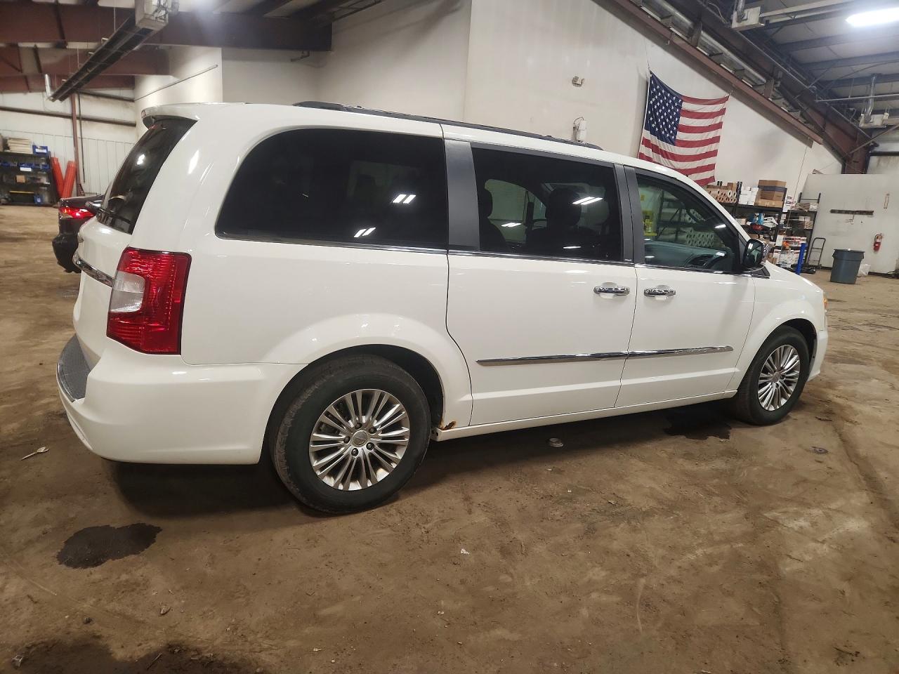 2013 Chrysler Minivan VIN 2C4RC1CG2DR714866 photo 3