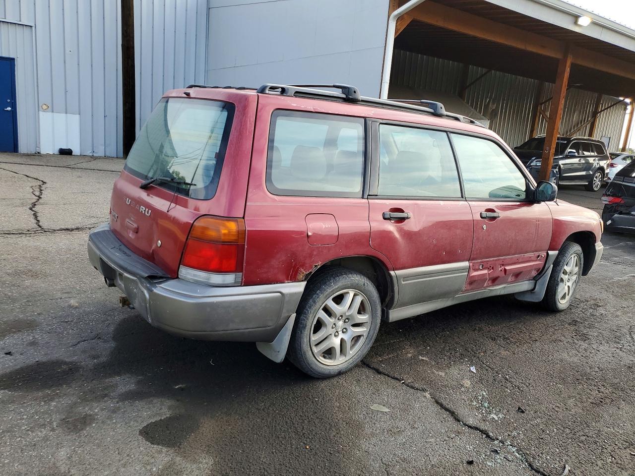 1998 Subaru Forester VIN JF1SF6551WH702410 photo 3