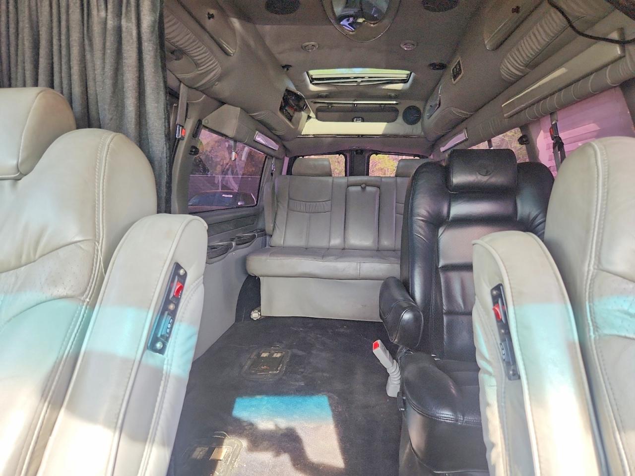 2009 CHEV Express VIN 1GBGG29K791127673 photo 10