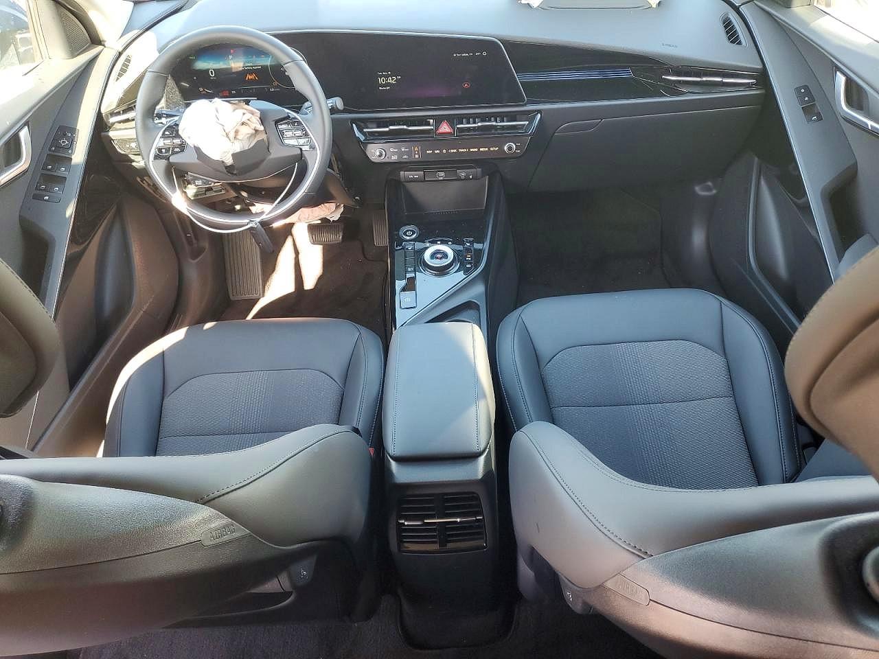 2025 Kia Niro VIN KNDCR3L18S5145219 photo 8