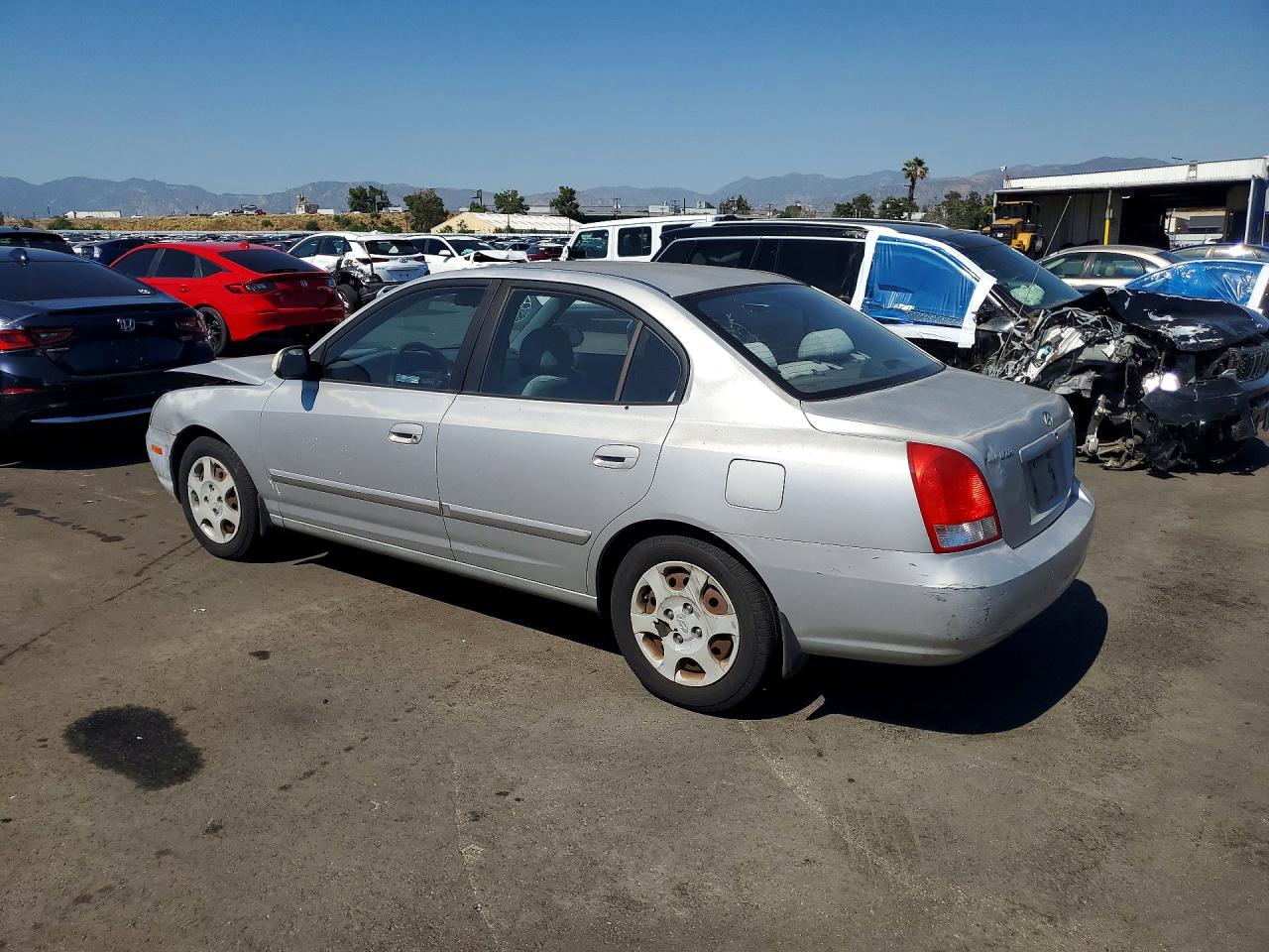 2002 Hyundai Elantra VIN KMHDN45D52U405641 photo 2