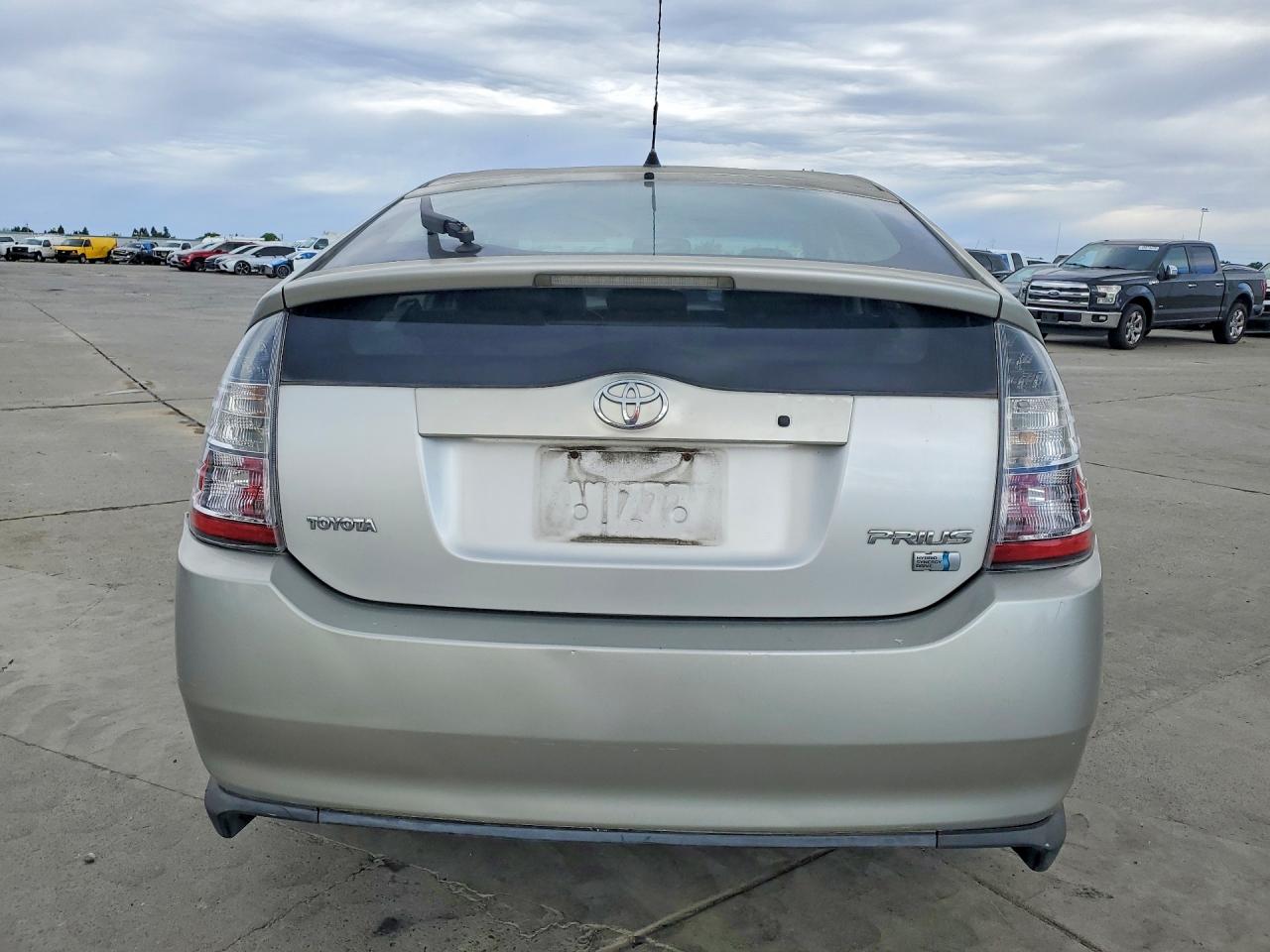 2004 Toyota Prius VIN JTDKB20U840094507 photo 6