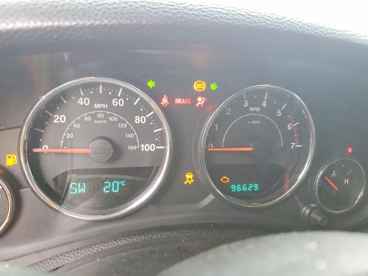2011 Wrangler / VIN 1J4BA3H16BL520395 photo 9