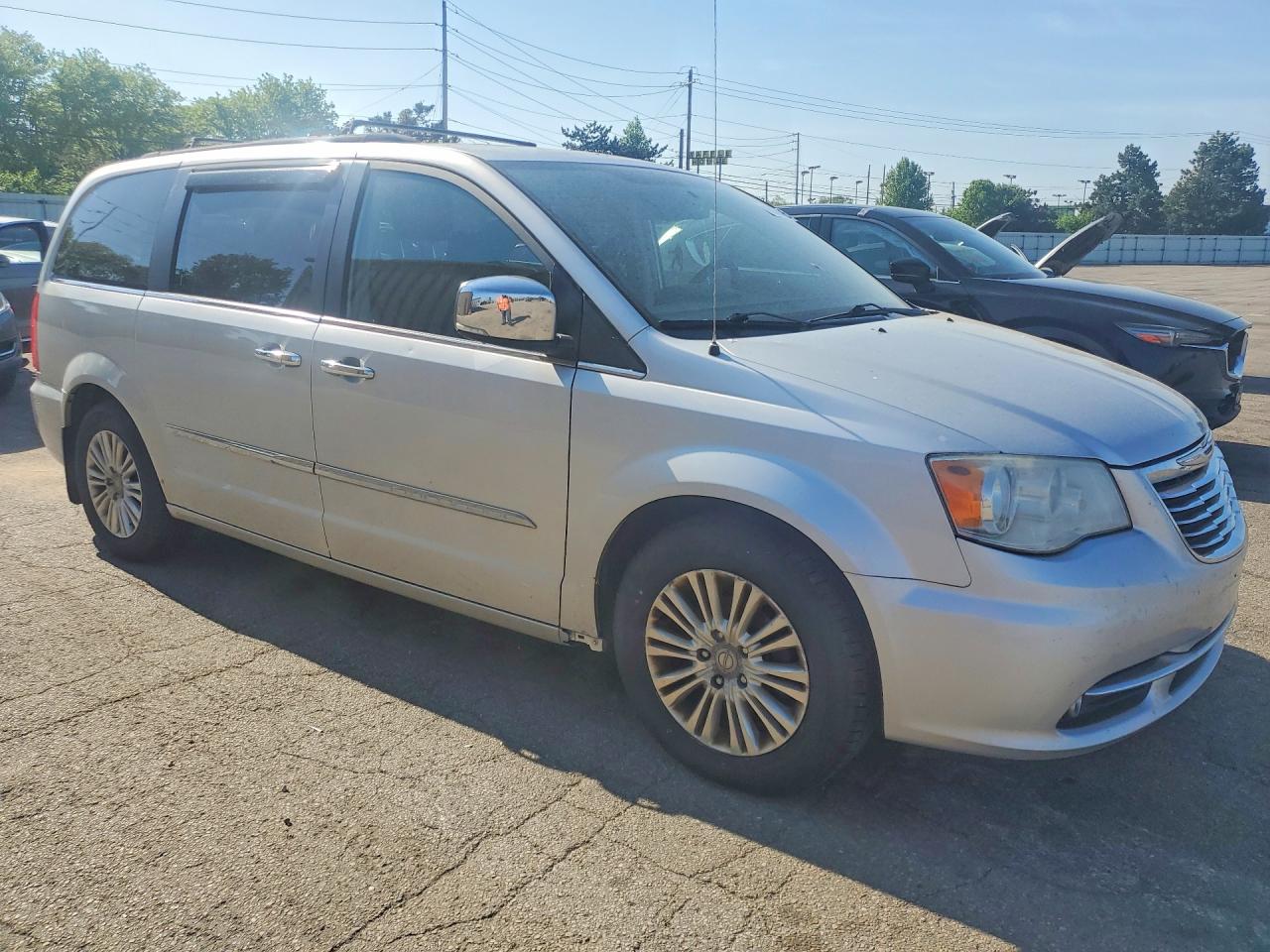2011 Chrysler Minivan VIN 2A4RR8DGXBR779882 photo 4