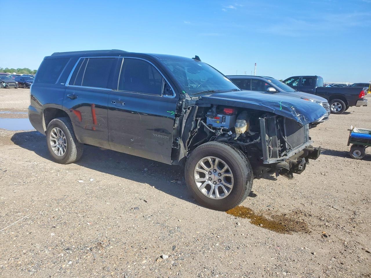 2020 GMC Yukon VIN 1GKS1BKC2LR254628 photo 4