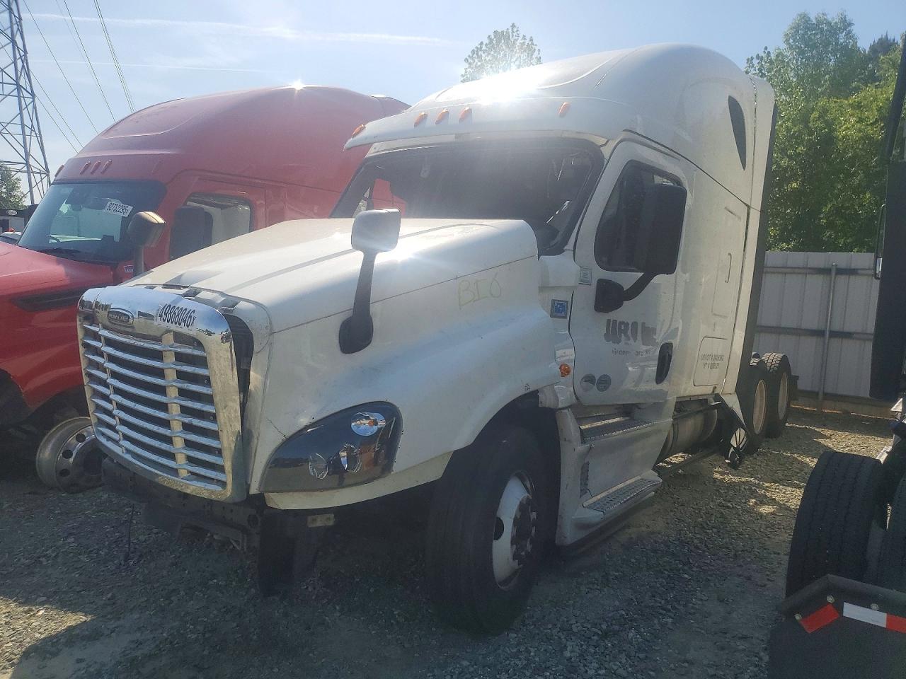 2020 FREIGHTLINER All other VIN 3AKJGLDR9LDLT6812 photo 2