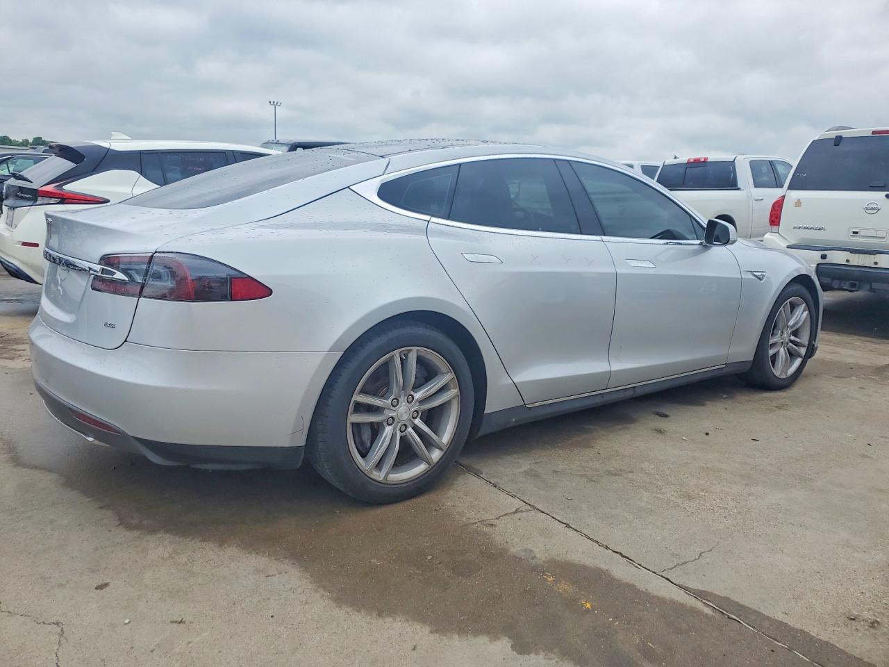 2013 Tesla Model s VIN 5YJSA1CN5DFP15737 photo 3