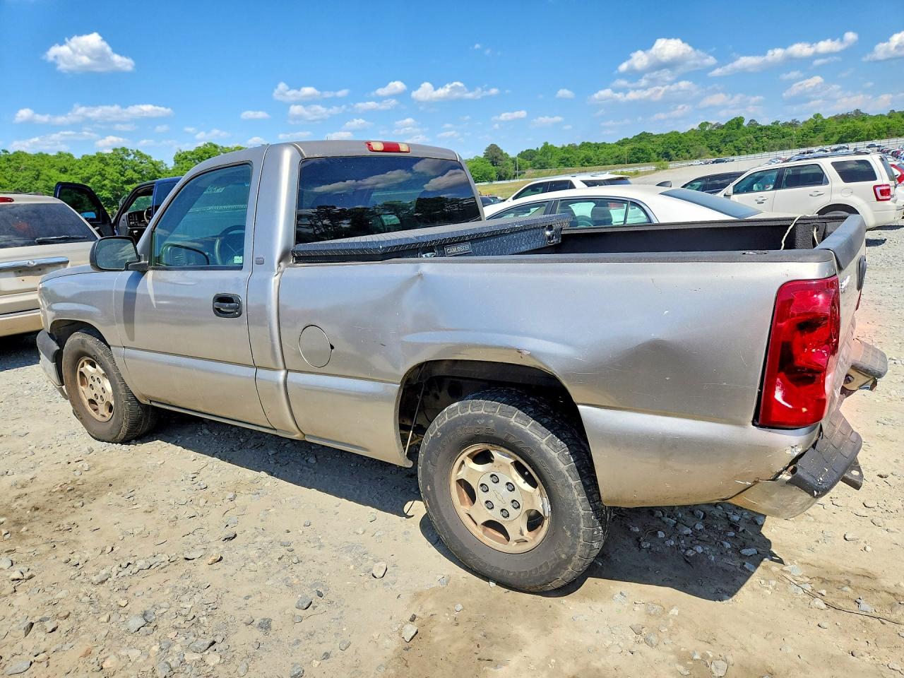 2003 Chevrolet Silverado VIN 1GCEC14X53Z199055 photo 2