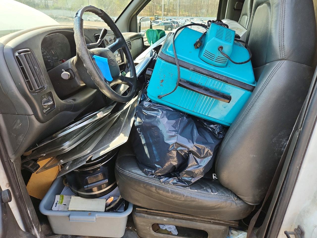 2002 CHEVROLET Express VIN 1GCFG15W421221381 photo 7