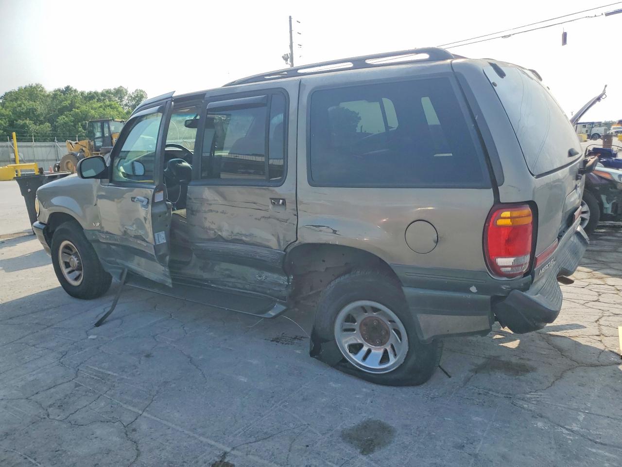 1999 MERCURY Mountainer VIN 4M2ZU52P8XUJ19723 photo 2
