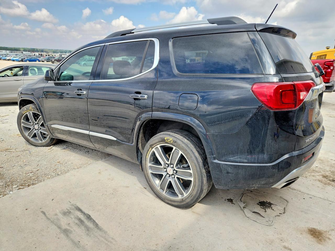 2018 GMC Acadia den VIN 1GKKNXLS3JZ163520 photo 2