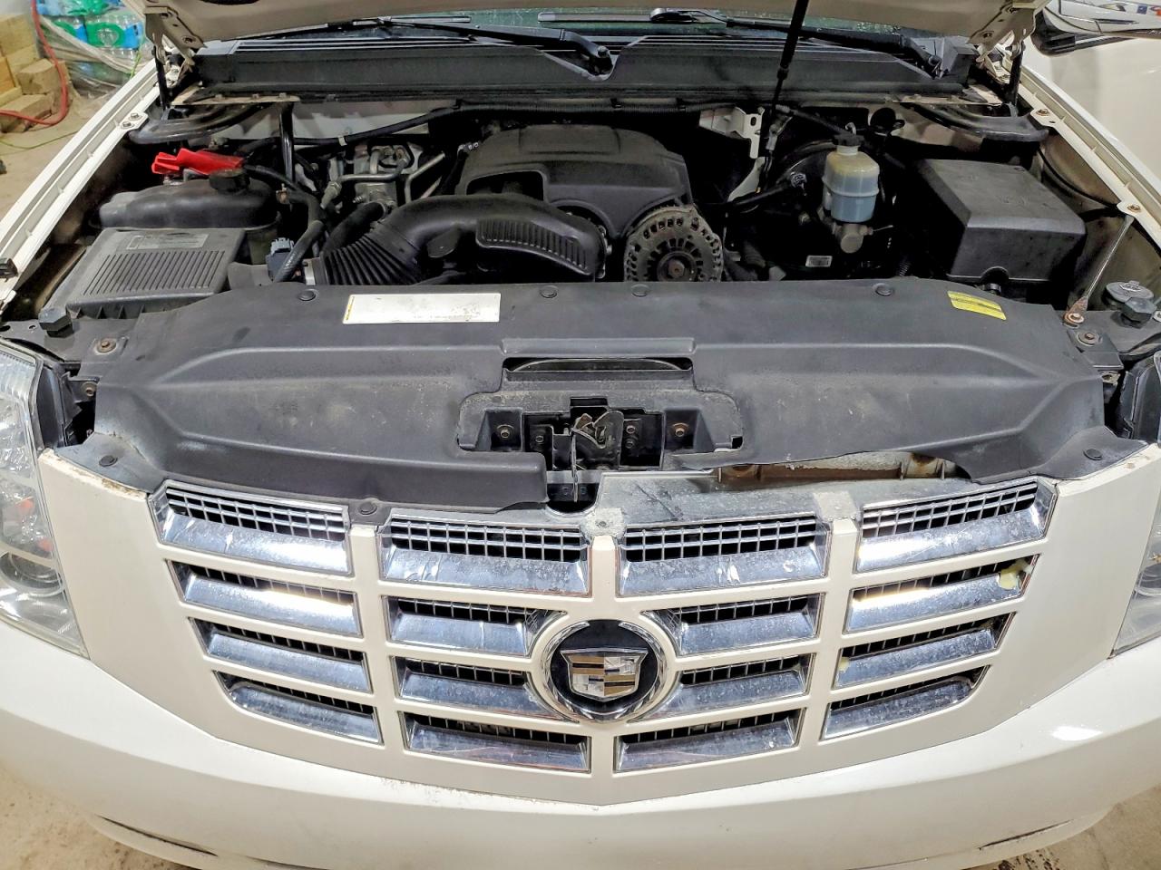 2010 Cadillac Escalade VIN 1GYUKBEF1AR244378 photo 12
