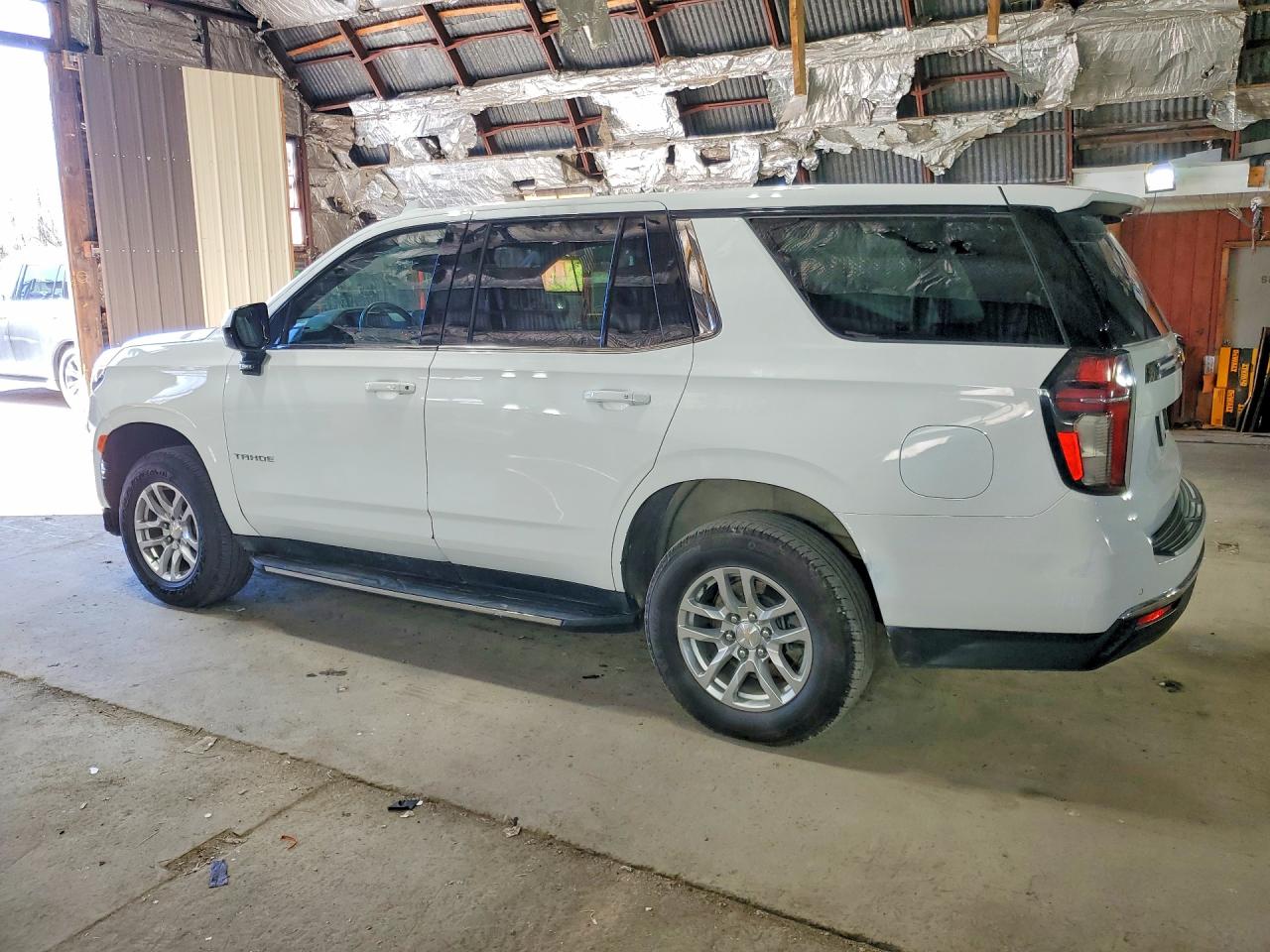 2023 Chevrolet Tahoe VIN 1GNSKMKD2PR557094 photo 2
