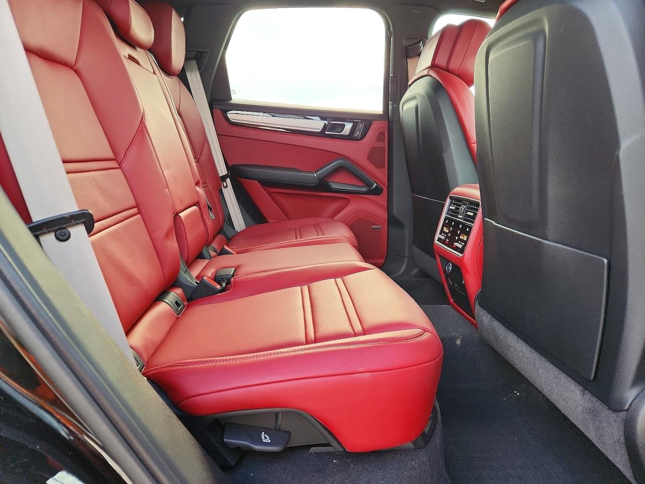 2023 Porsche Cayenne VIN WP1AA2AY9PDA04647 photo 11