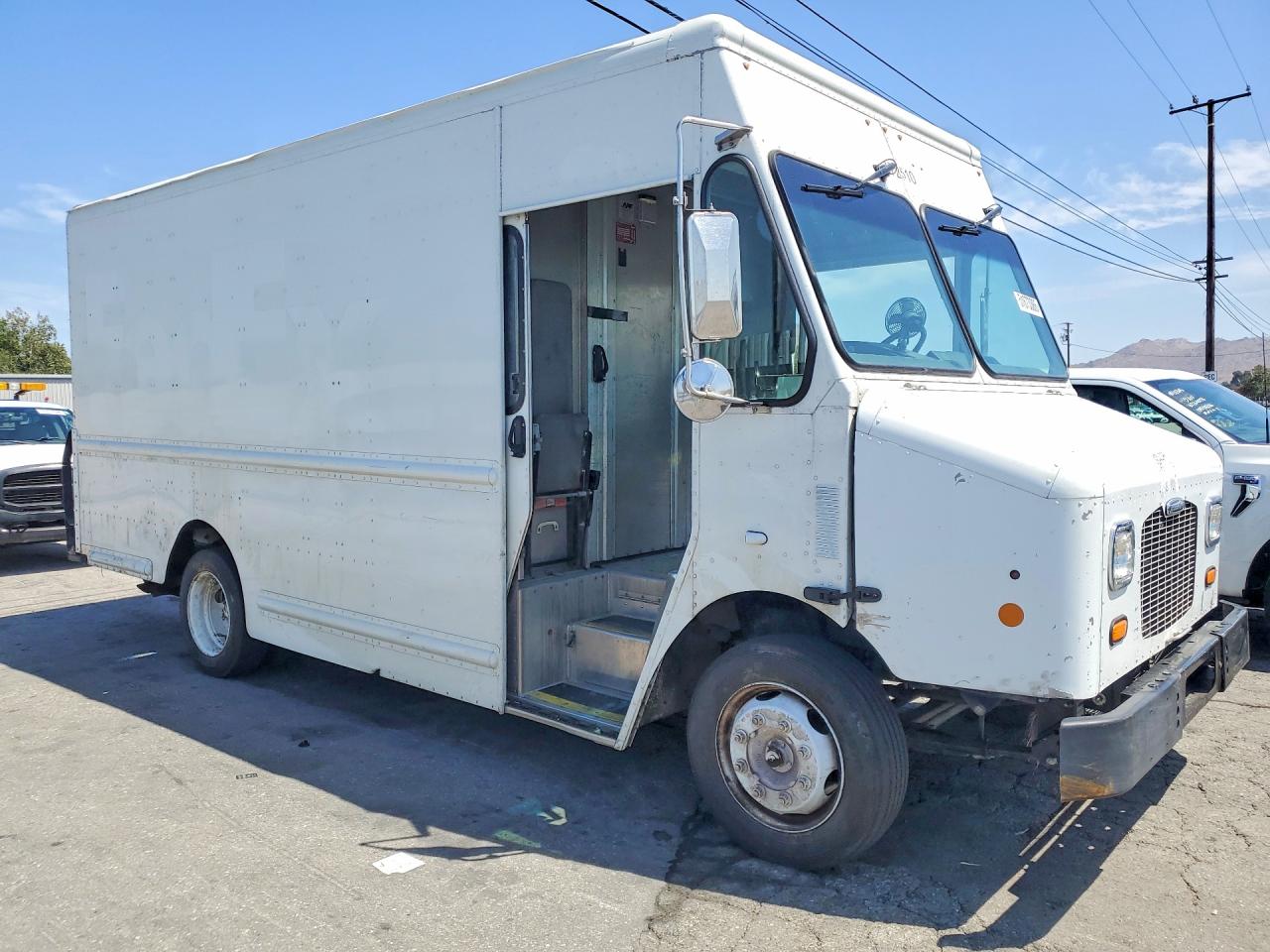 2022 FREIGHTLINER All other VIN 4UZAC1GAXNCNM5270 photo 4