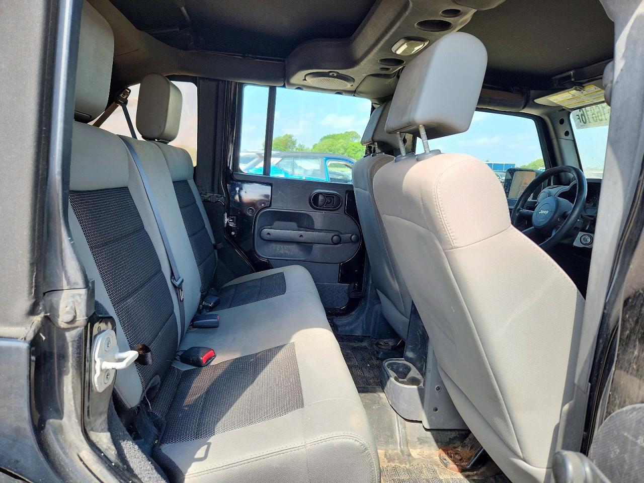 2009 Jeep Wrangler / VIN 1J4GA39119L753552 photo 11