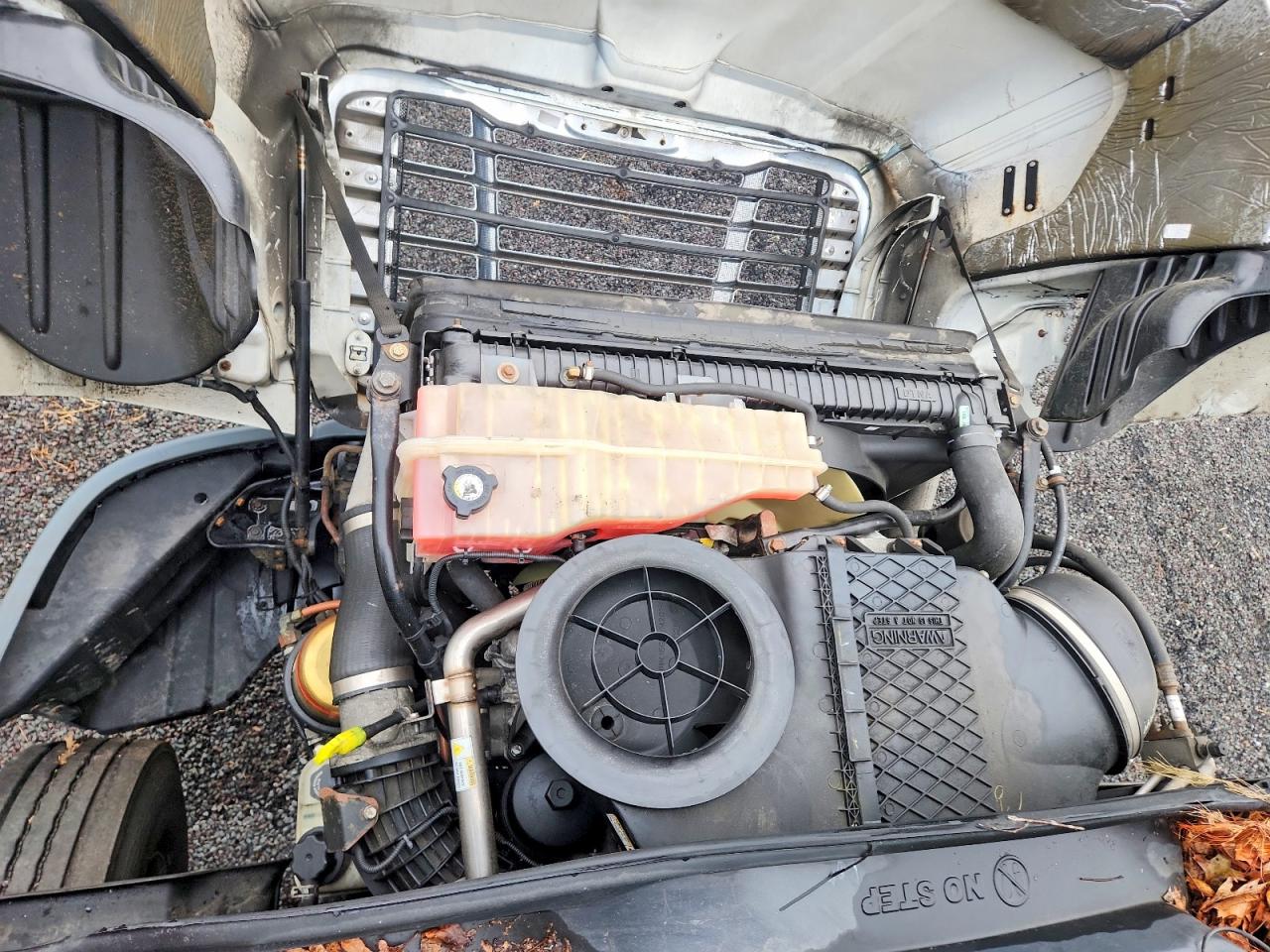 2018 FREIGHTLINER All other VIN 3AKBGADV7JDJU2444 photo 7