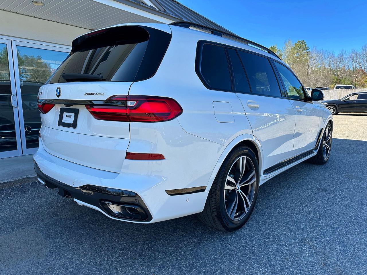 2021 BMW X7 VIN 5UXCW2C02M9G21973 photo 4
