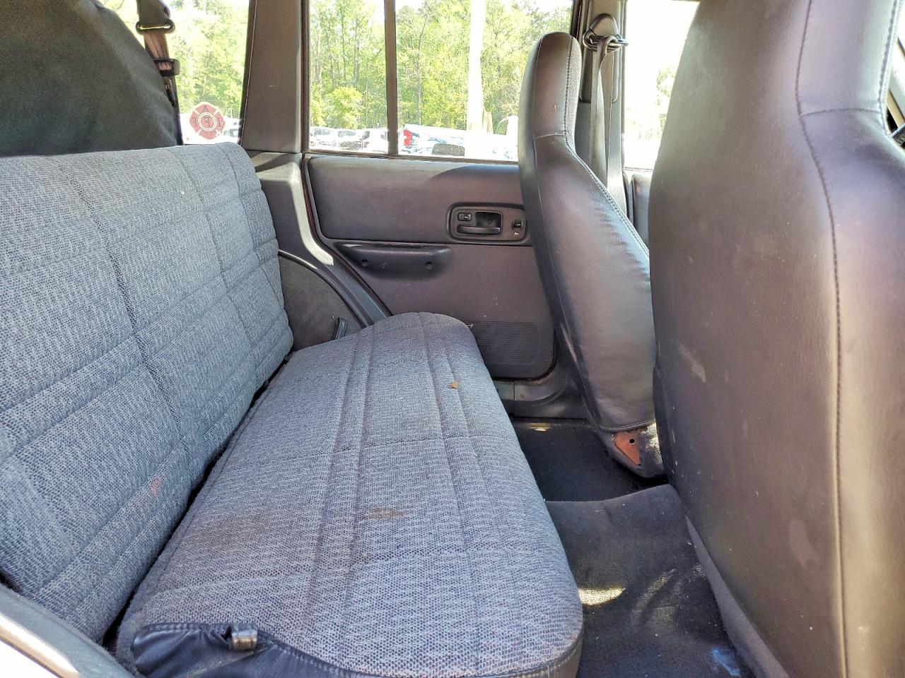 2001 Jeep Cherokee s VIN 1J4FF48S61L506447 photo 11