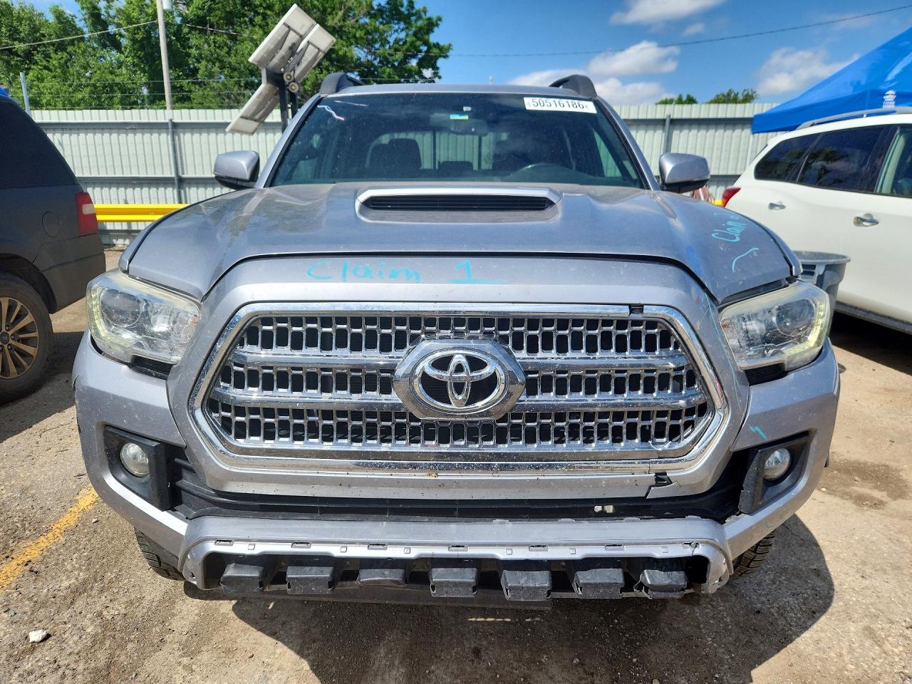 2017 Toyota Tacoma VIN 3TMDZ5BNXHM015756 photo 5