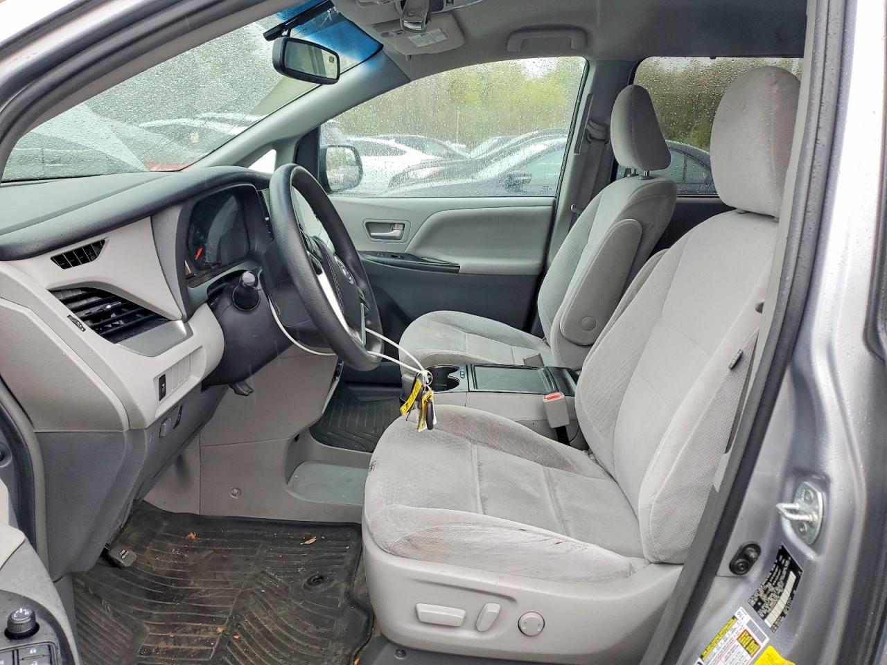 2017 TOYOTA Sienna VIN 5TDKZ3DC6HS782155 photo 7