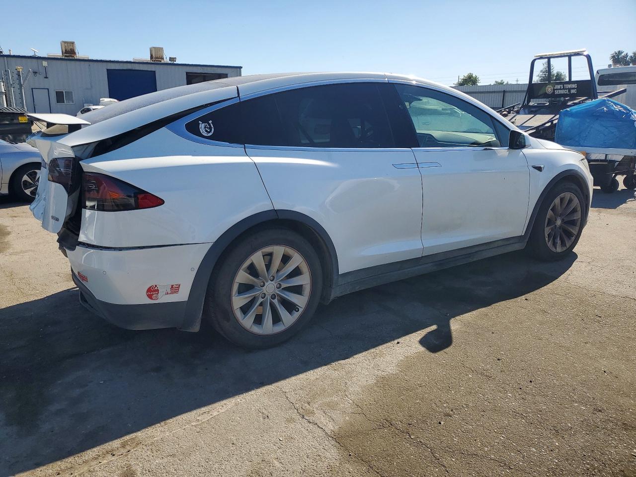 2017 Tesla Model x VIN 5YJXCAE28HF059123 photo 3