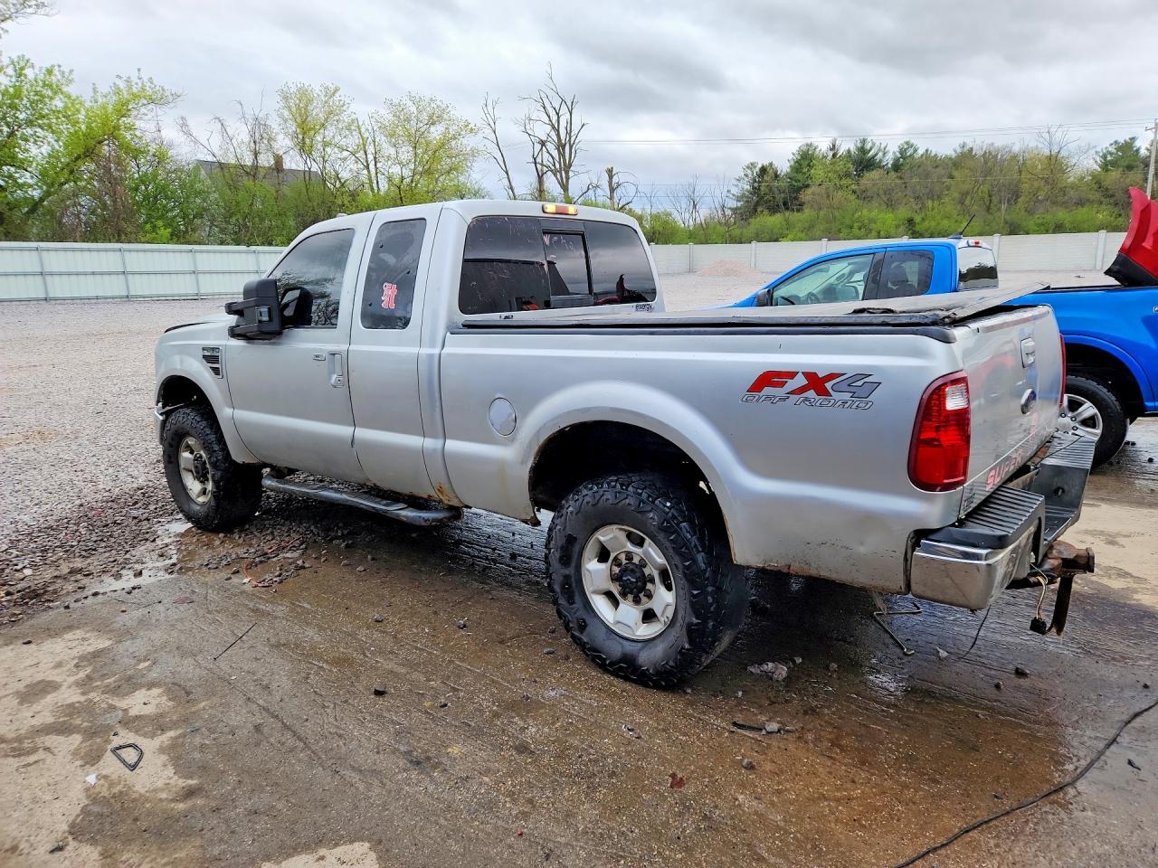 2010 Ford F250 VIN 1FTSX2B56AEB28210 photo 2