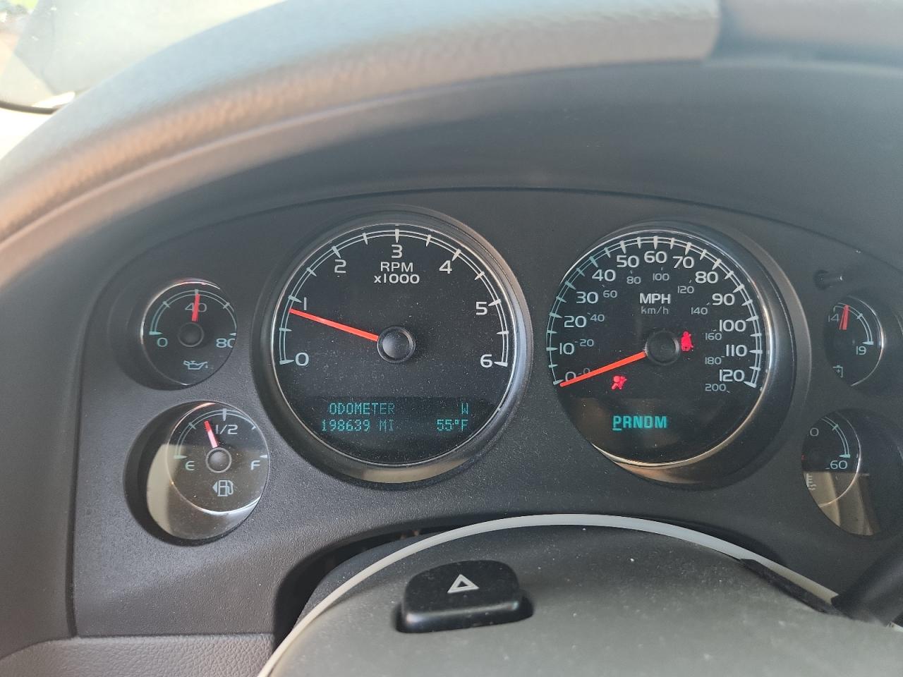 2011 Chevrolet Suburban VIN 1GNSCJE0XBR111112 photo 9