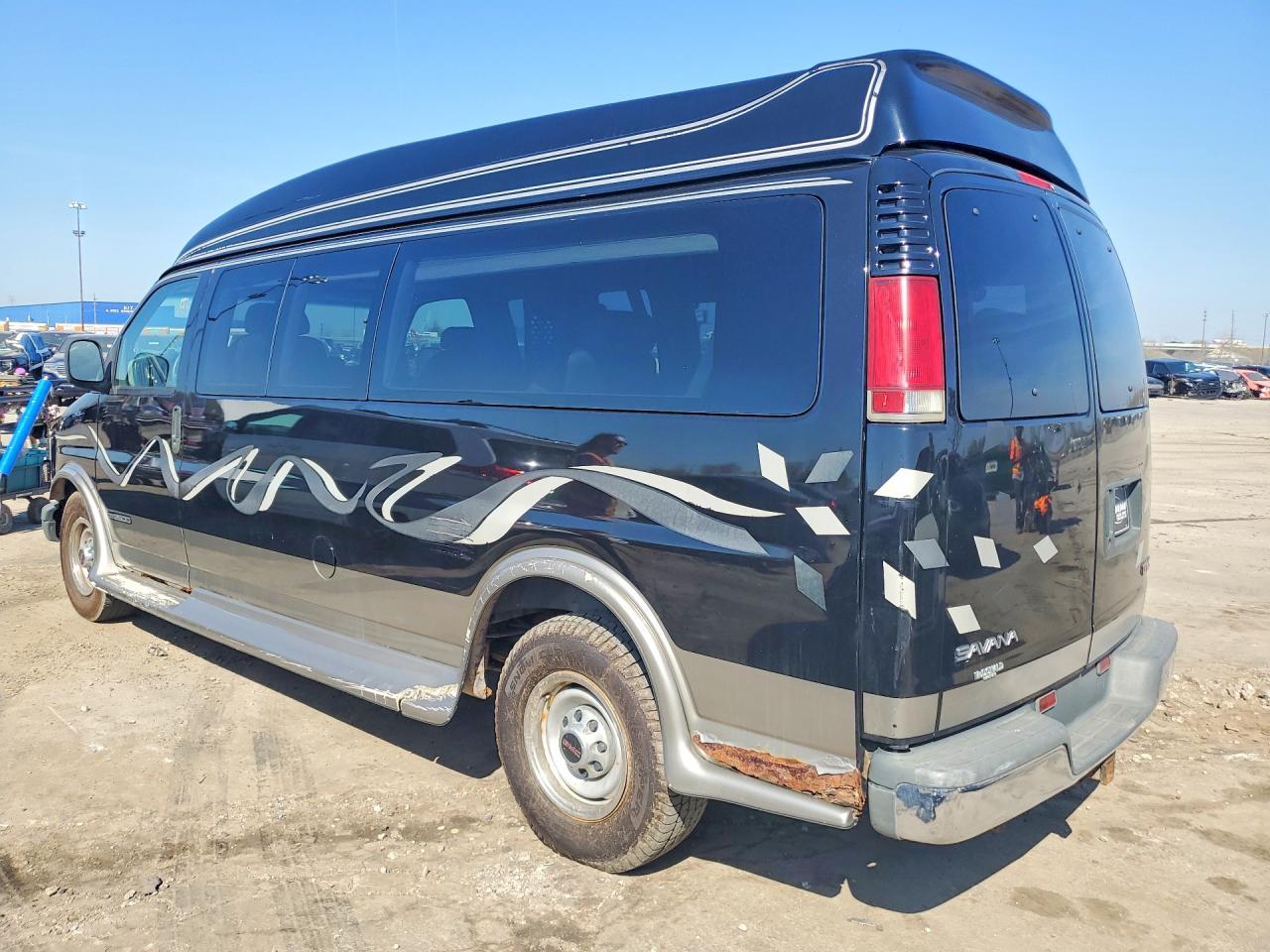 2000 GMC Savana VIN 1GDGG29R4Y1146331 photo 2