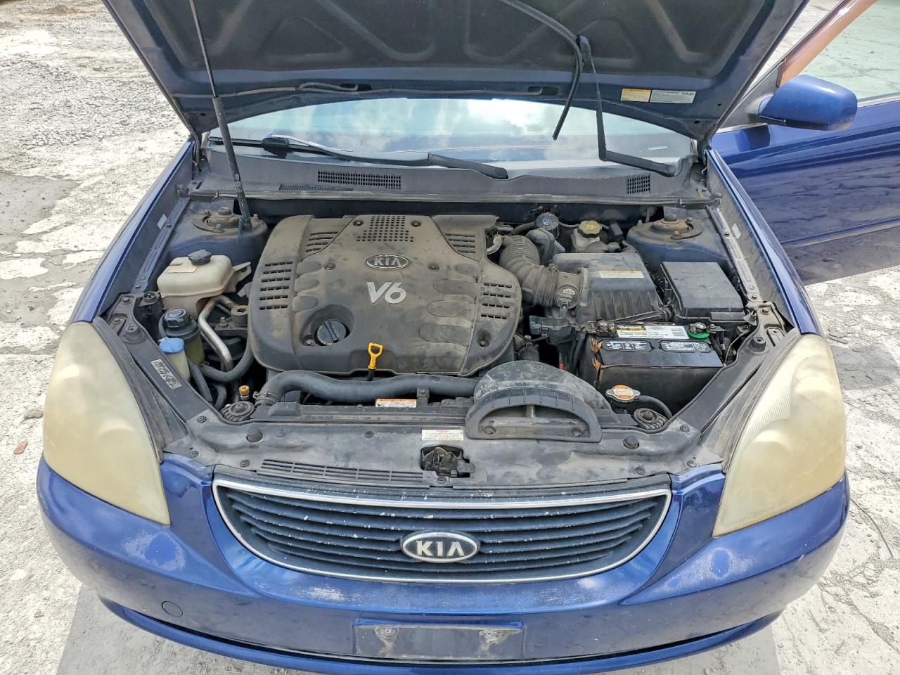 2007 Kia Optima VIN KNAGE124375126093 photo 11