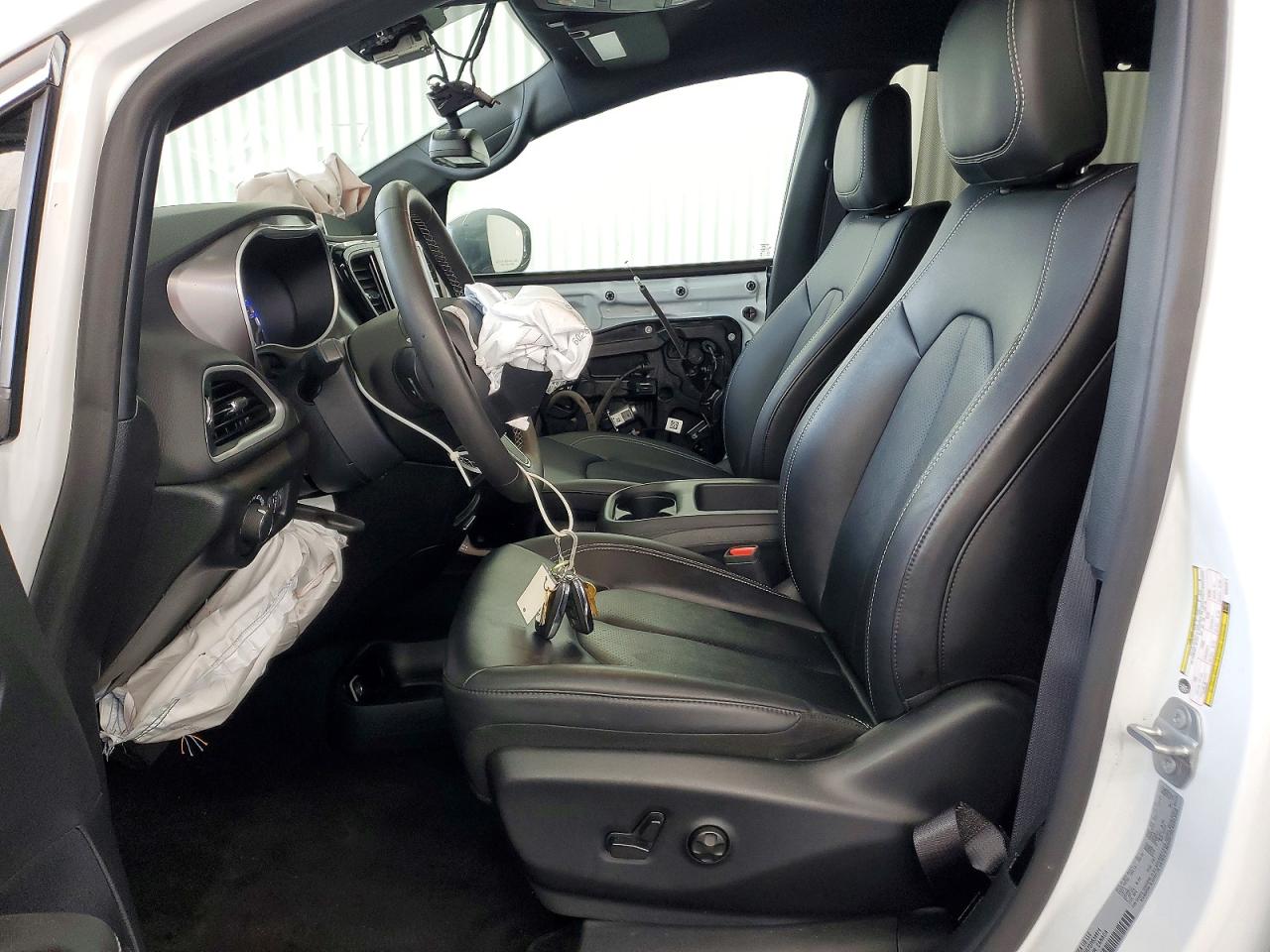 2025 Chrysler Minivan VIN 2C4RC1CG7SR534974 photo 7
